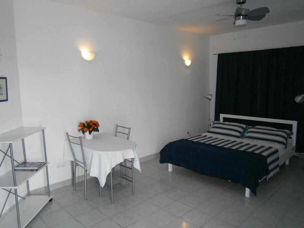 Apartments Grbin (Adults Only) Lumbarda Habitación foto