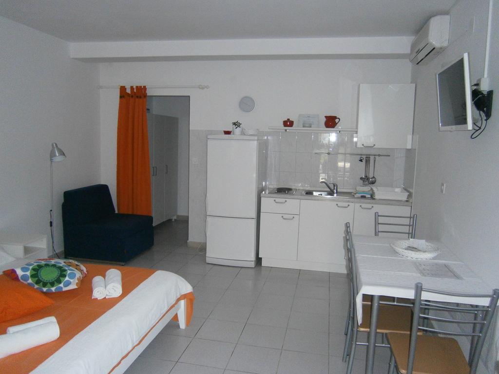 Apartments Grbin (Adults Only) Lumbarda Habitación foto
